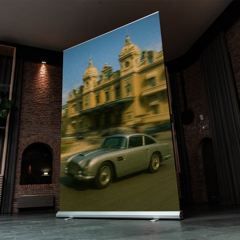 Klassieke Aston Martin als decorstuk